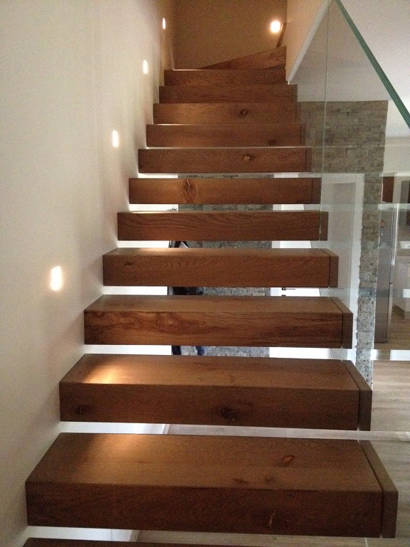 Scala legno su misura personalizzata scalini gradini Marche